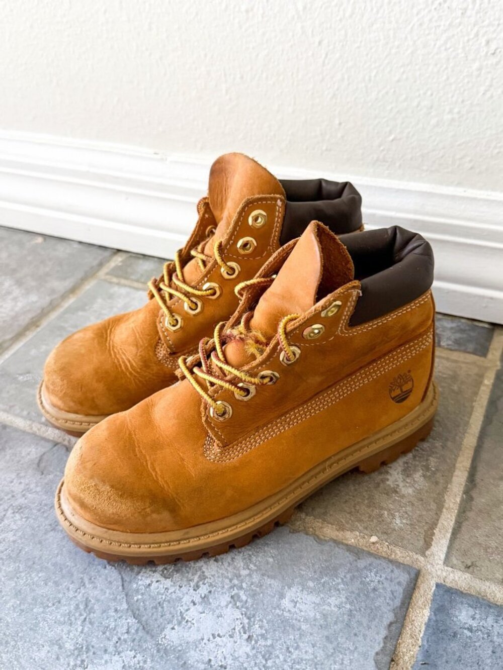 Timberland Kids 6 Inch Wheat Nubuck Boots Lace Up Youth Boys Size 11.5